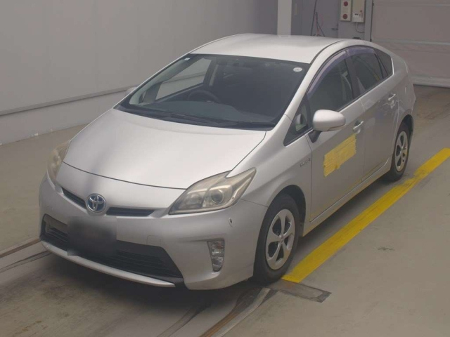 TOYOTA PRIUS — фото