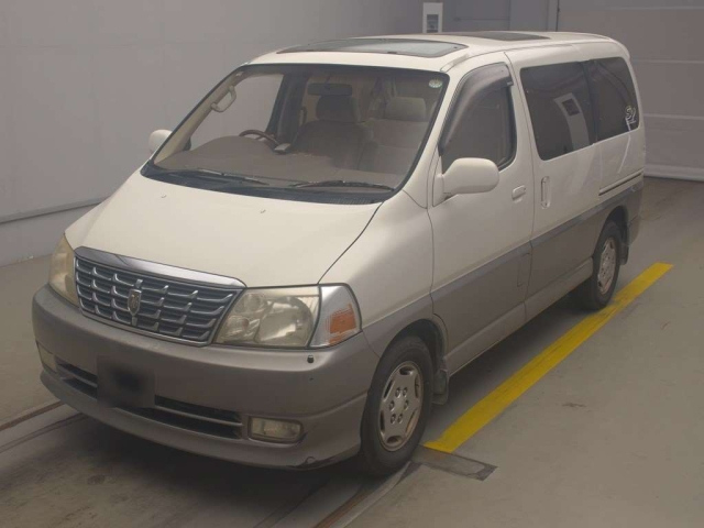 TOYOTA HIACE — фото