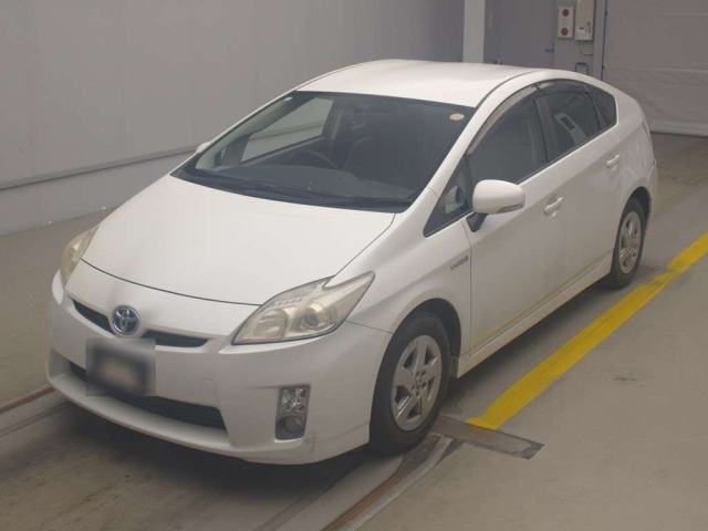 TOYOTA PRIUS — фото