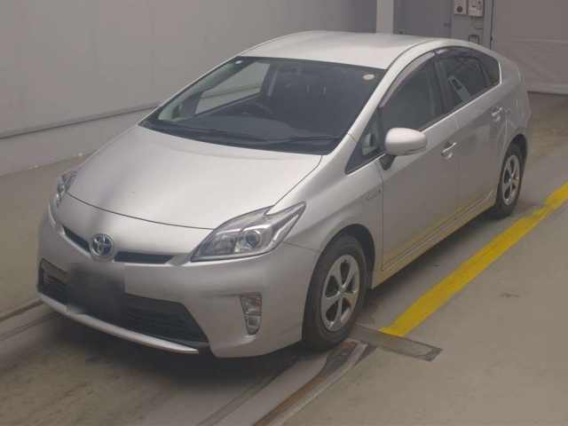 TOYOTA PRIUS — фото