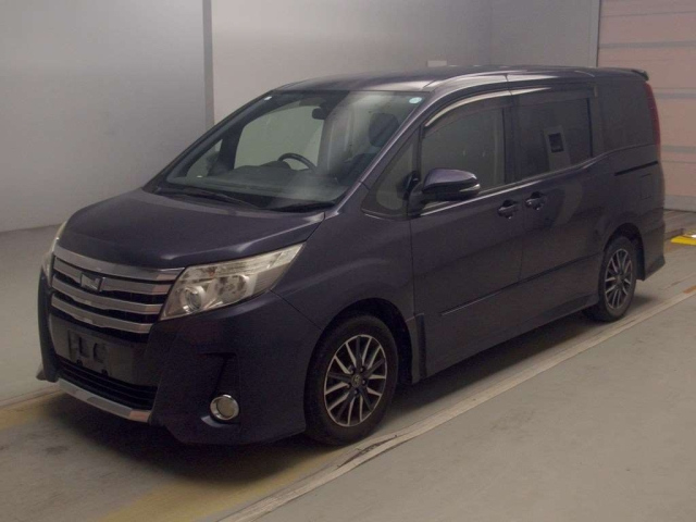 TOYOTA NOAH — фото