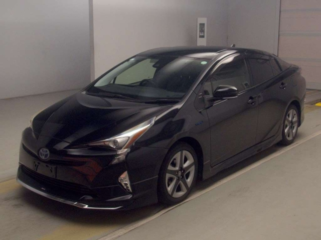 TOYOTA PRIUS — фото