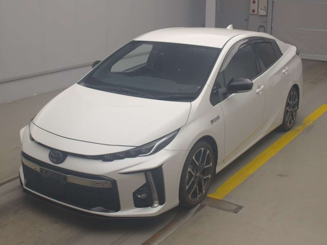 TOYOTA PRIUS — фото