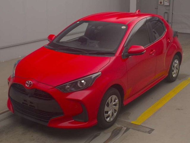 TOYOTA YARIS — фото