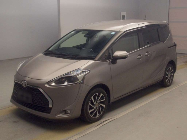 TOYOTA SIENTA — фото