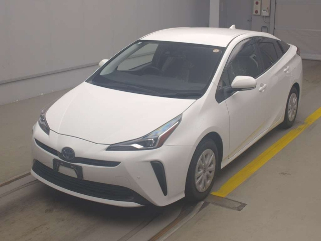 TOYOTA PRIUS — фото