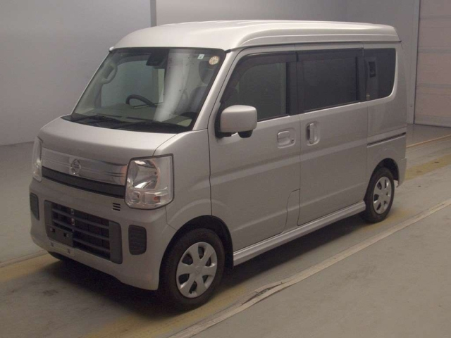 NISSAN CLIPPER — фото