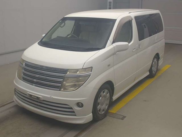 NISSAN ELGRAND — фото