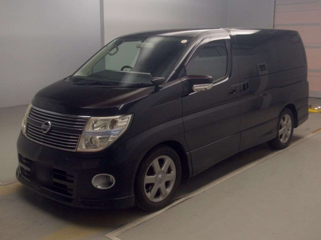 NISSAN ELGRAND — фото