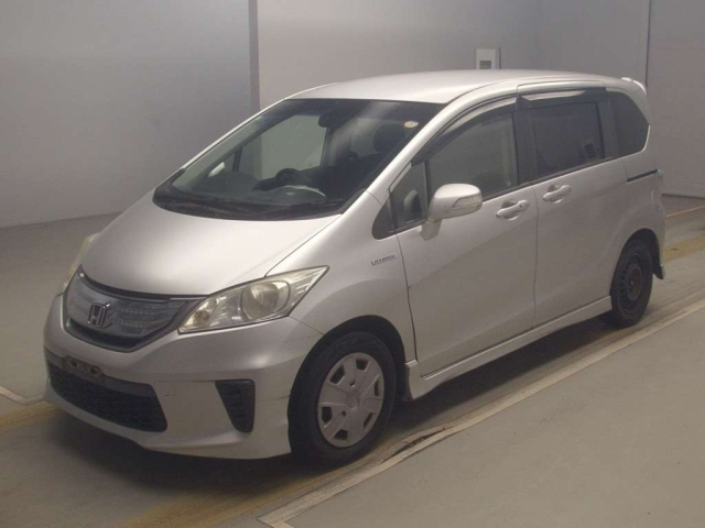 HONDA FREED — фото