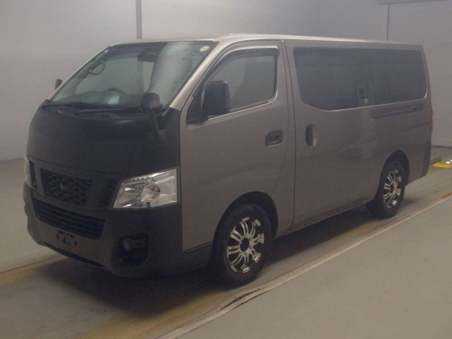 NISSAN CARAVAN — фото