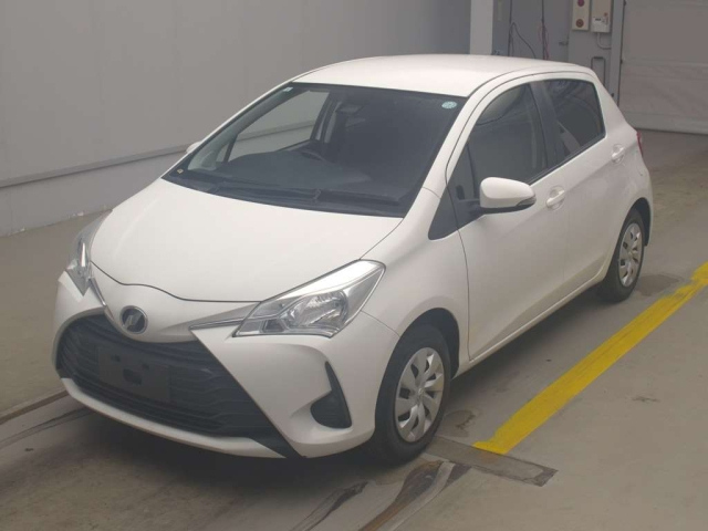 TOYOTA VITZ — фото