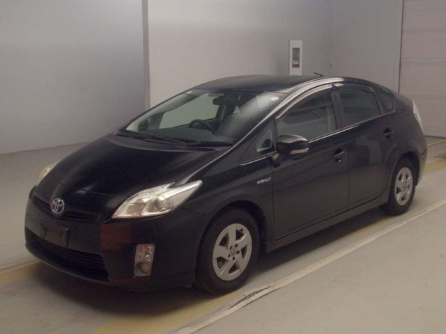TOYOTA PRIUS — фото