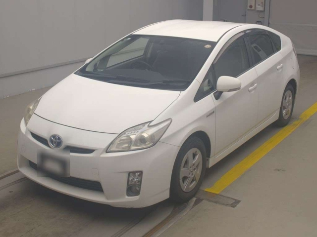 TOYOTA PRIUS — фото