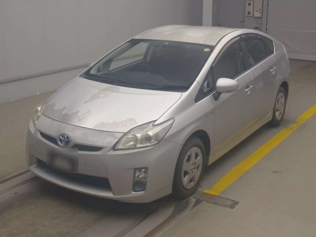 TOYOTA PRIUS — фото