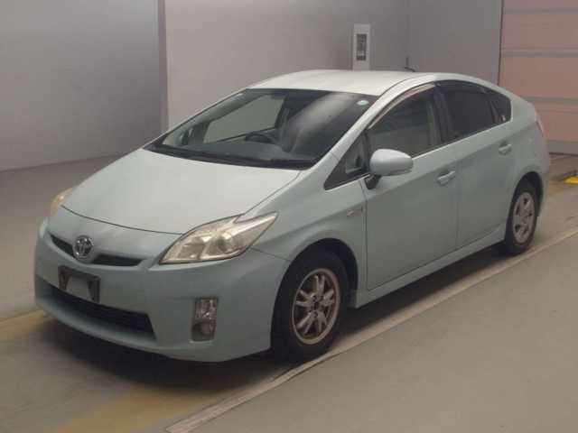 TOYOTA PRIUS — фото