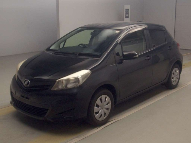 TOYOTA VITZ — фото