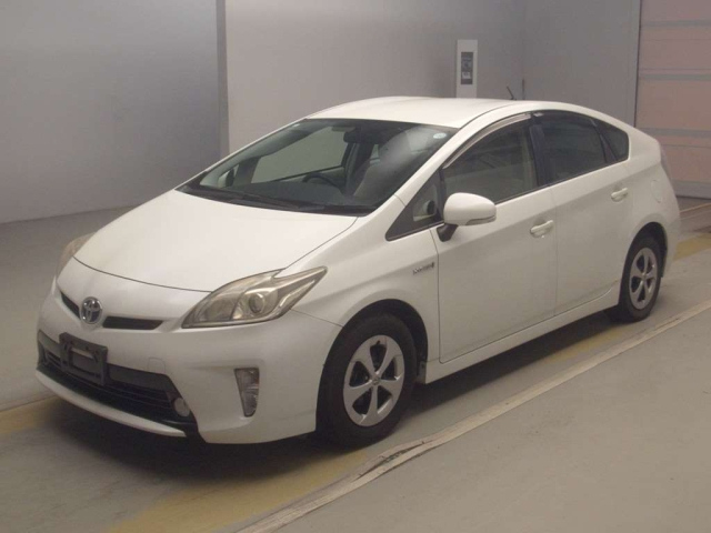 TOYOTA PRIUS — фото