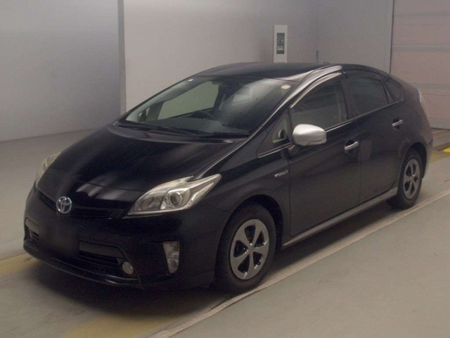 TOYOTA PRIUS — фото