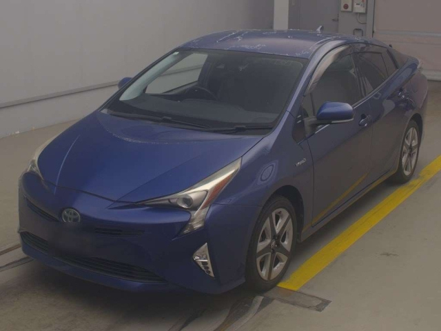 TOYOTA PRIUS — фото