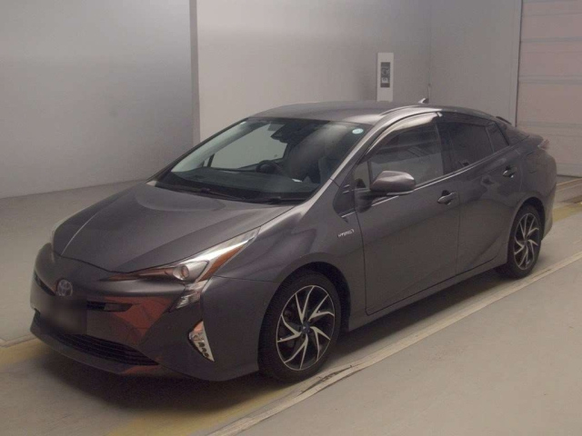 TOYOTA PRIUS — фото