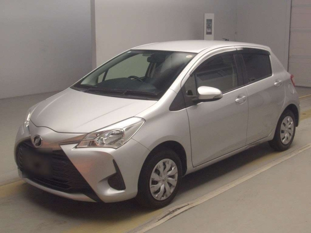 TOYOTA VITZ — фото