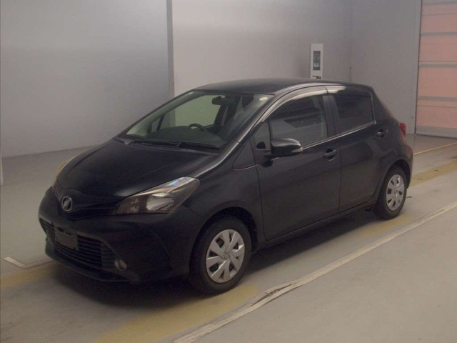 TOYOTA VITZ — фото