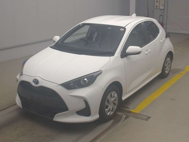 TOYOTA YARIS — фото