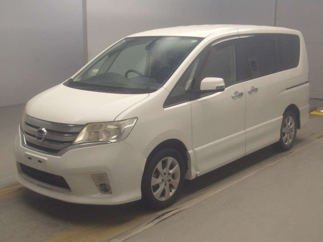 NISSAN SERENA — фото