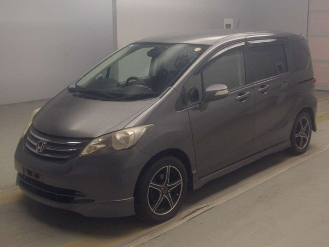 HONDA FREED — фото