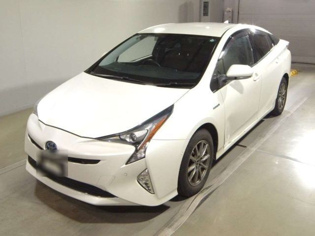 TOYOTA PRIUS — фото