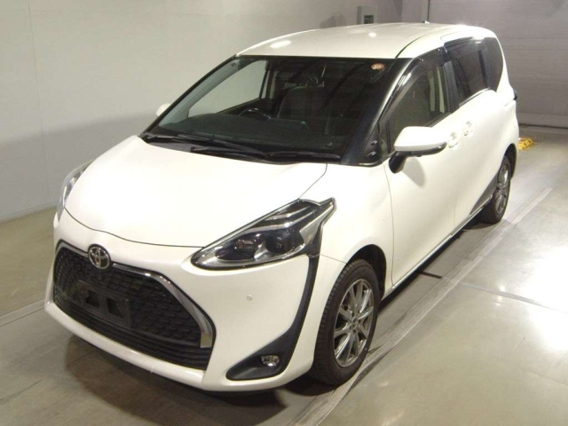 TOYOTA SIENTA — фото