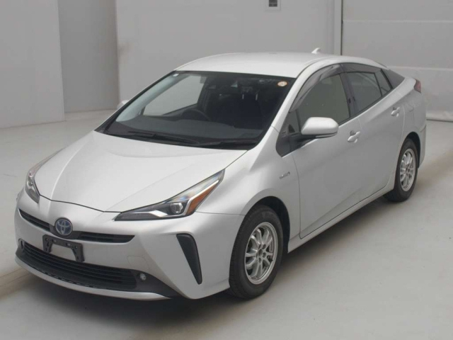 TOYOTA PRIUS — фото