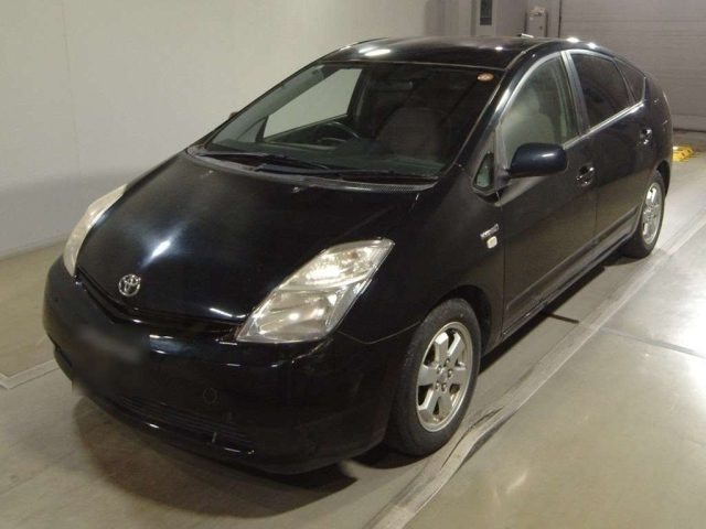 TOYOTA PRIUS — фото