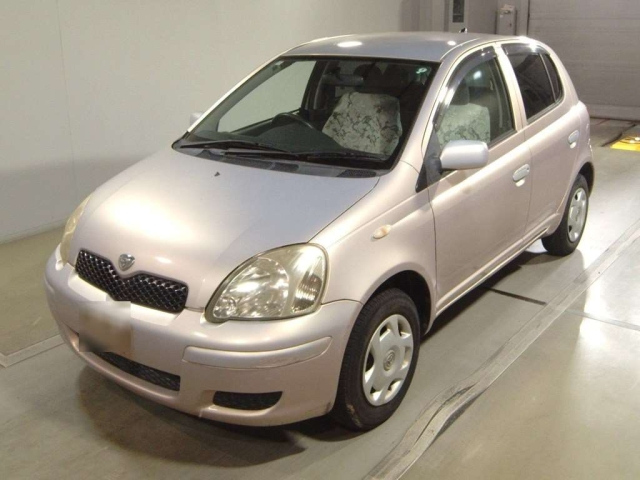 TOYOTA VITZ — фото