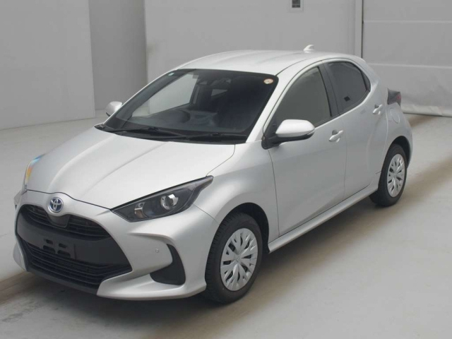 TOYOTA YARIS — фото