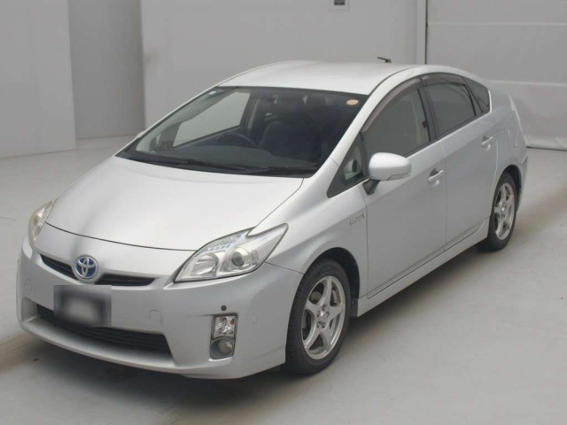 TOYOTA PRIUS — фото