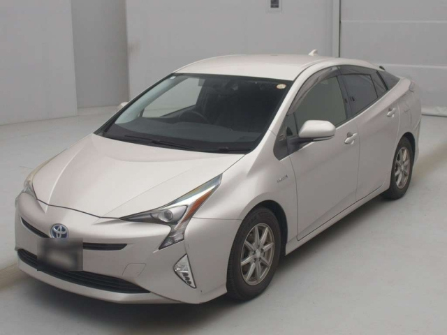 TOYOTA PRIUS — фото