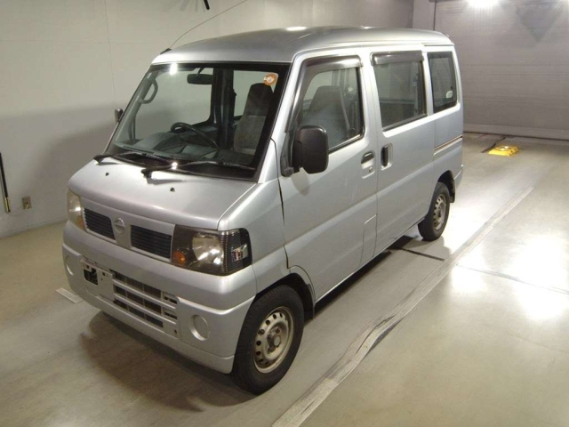 NISSAN CLIPPER — фото