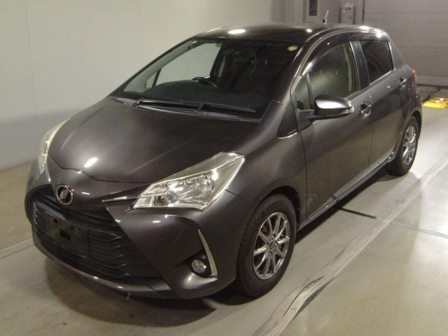 TOYOTA VITZ — фото