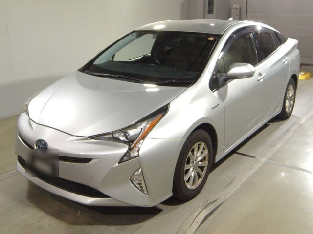 TOYOTA PRIUS — фото