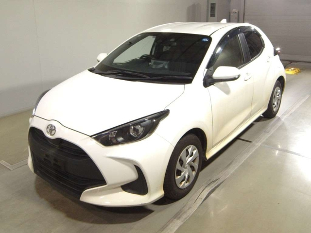 TOYOTA YARIS — фото