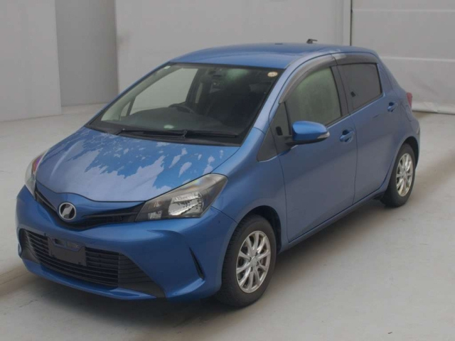 TOYOTA VITZ — фото