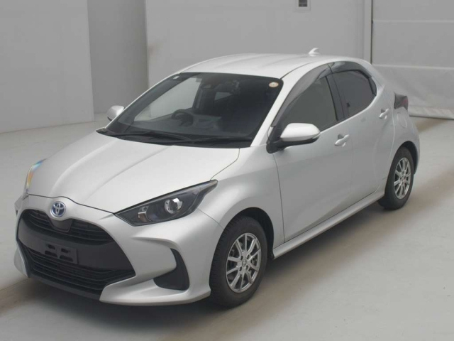 TOYOTA YARIS — фото