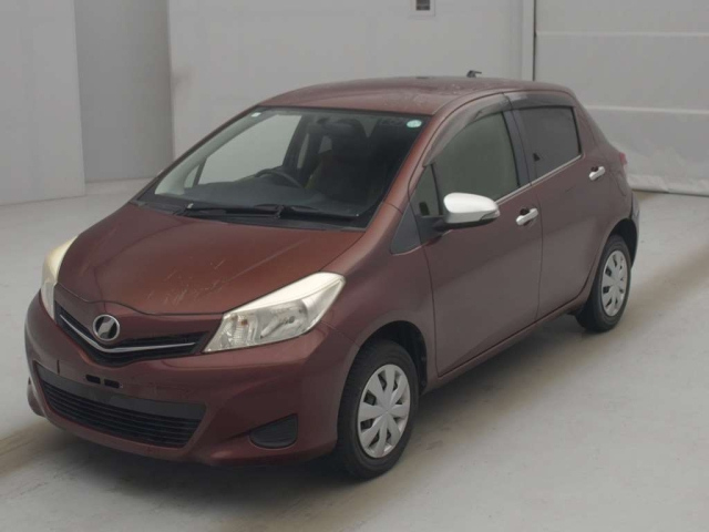 TOYOTA VITZ — фото