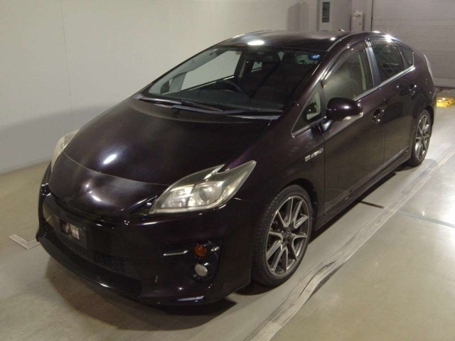 TOYOTA PRIUS — фото