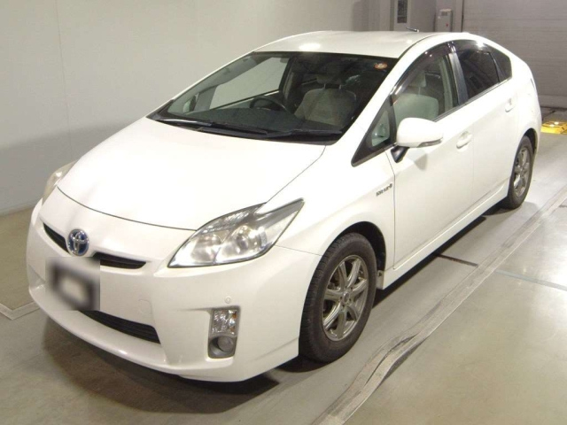 TOYOTA PRIUS — фото