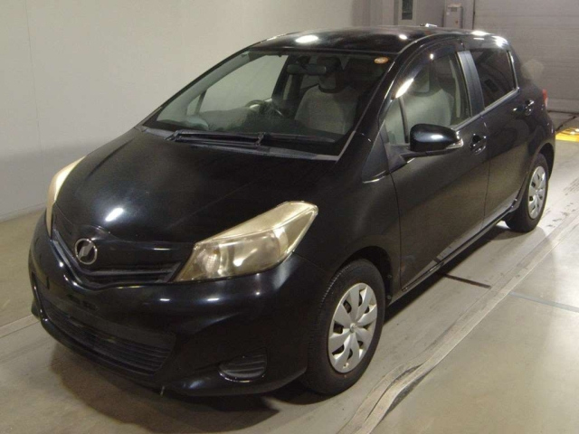 TOYOTA VITZ — фото