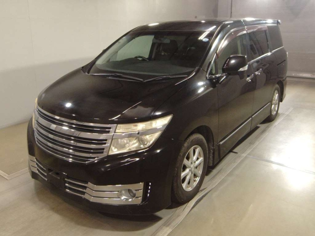 NISSAN ELGRAND — фото