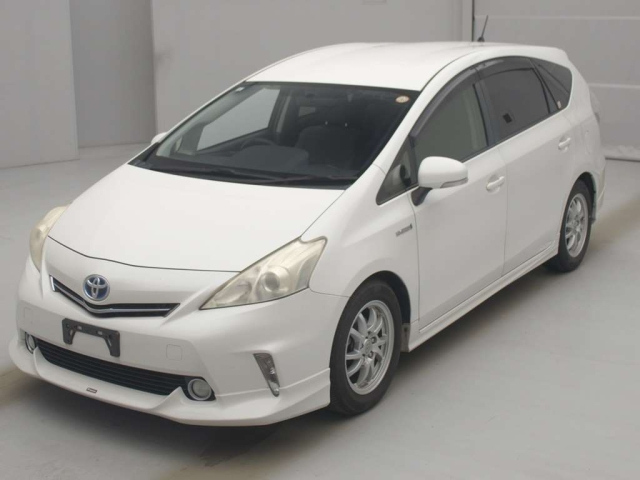 TOYOTA PRIUS — фото